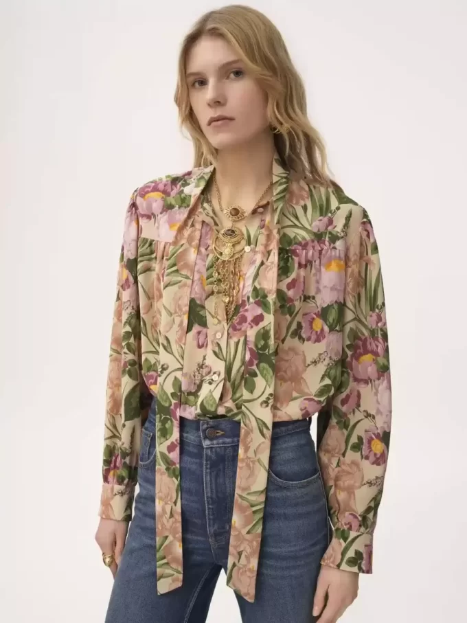 Blouse lavallière longue froncée en crêpe de Chine
