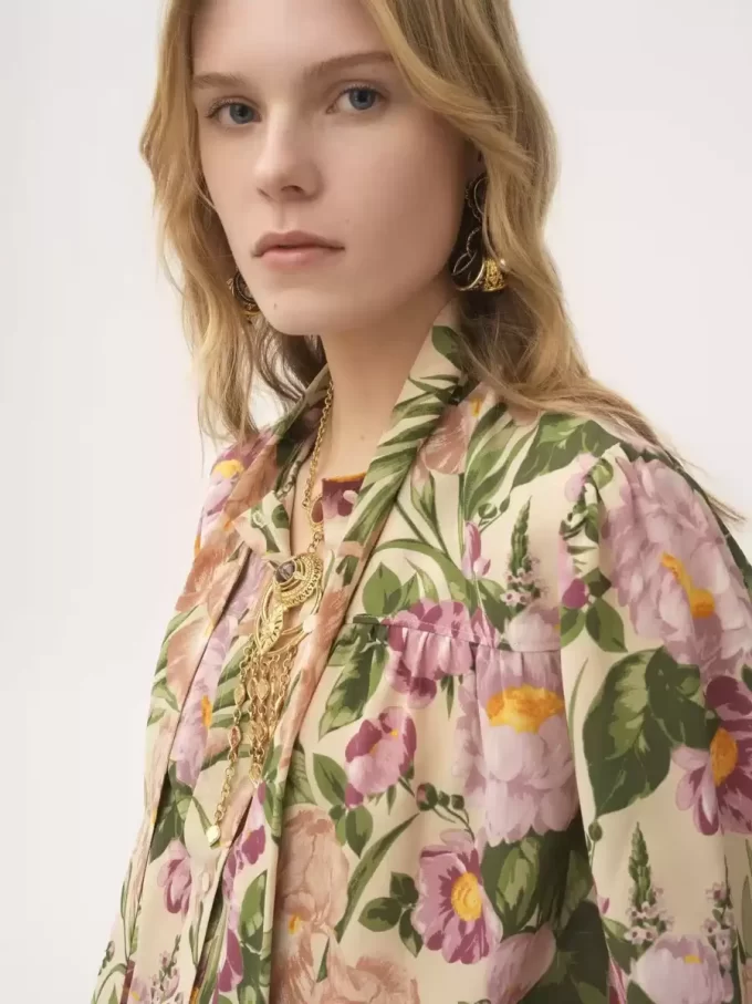 Blouse lavallière longue froncée en crêpe de Chine