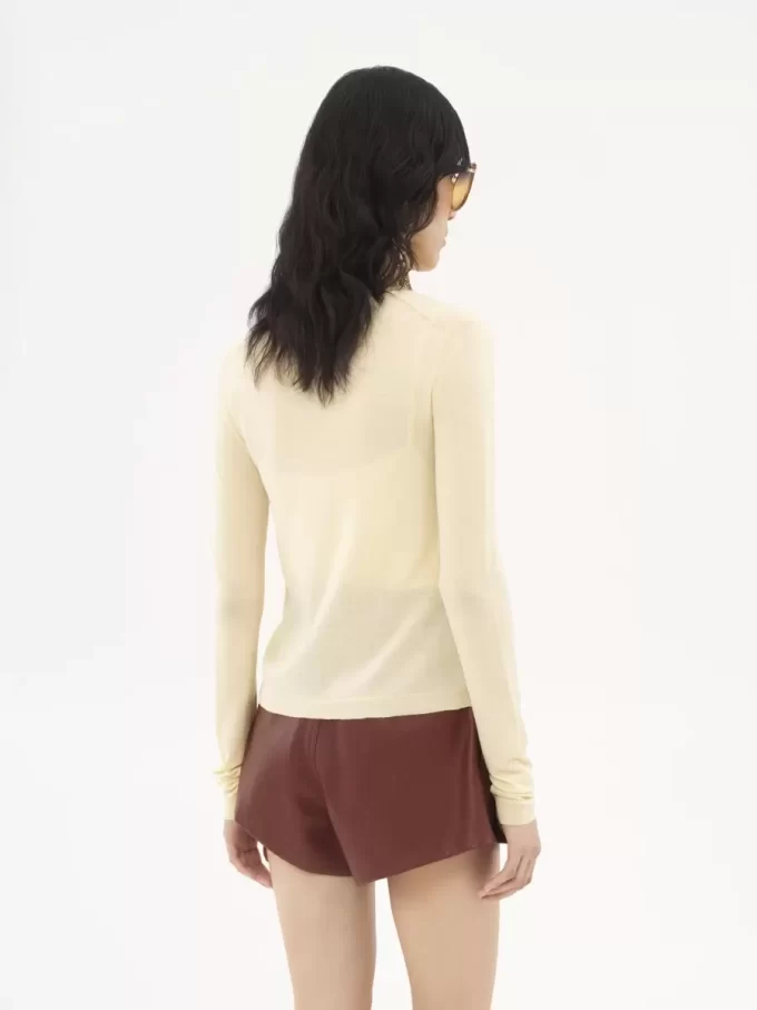 Cardigan ajusté à col rond en maille de laine ultrafine Cardigan ajusté à col rond en maille de laine ultrafine