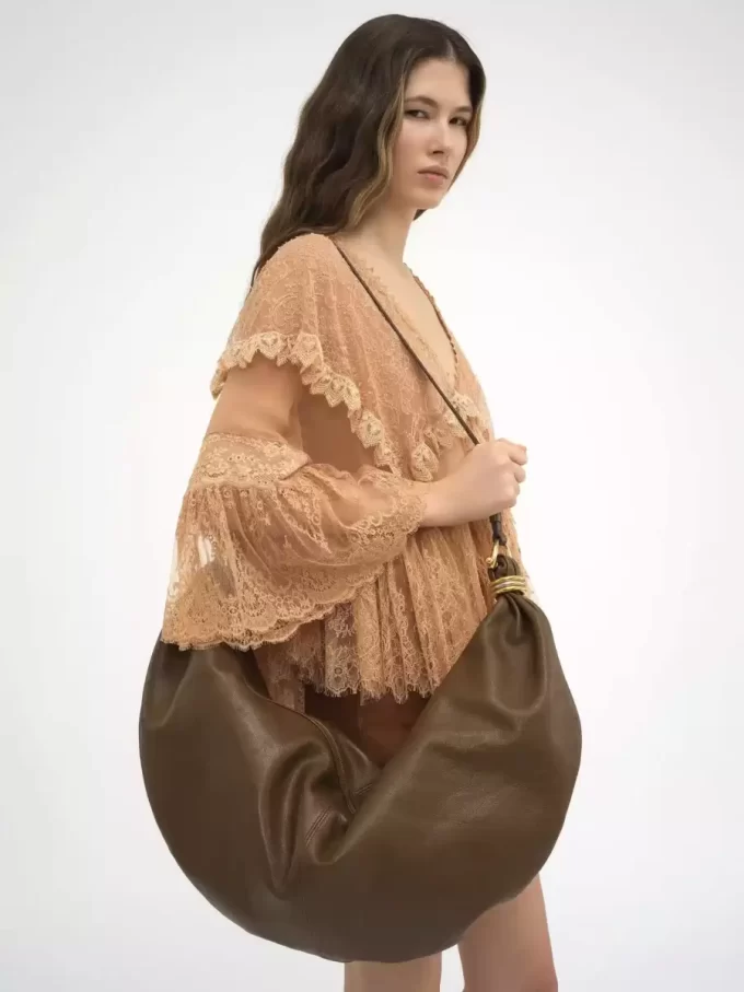 Grand sac hobo bracelet en cuir grainé