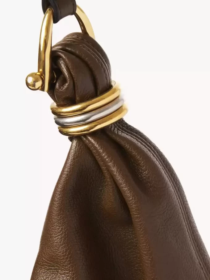 Grand sac hobo bracelet en cuir grainé
