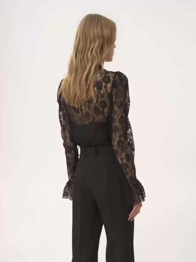 Haut lavallière à manches bouffantes en jacquard de dentelle florale Haut lavallière à manches bouffantes en jacquard de dentelle florale