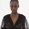 Haut à volants col V en dentelle brodée