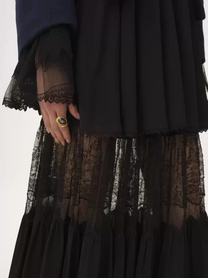 Jupe longue à volants en georgette de soie et dentelle