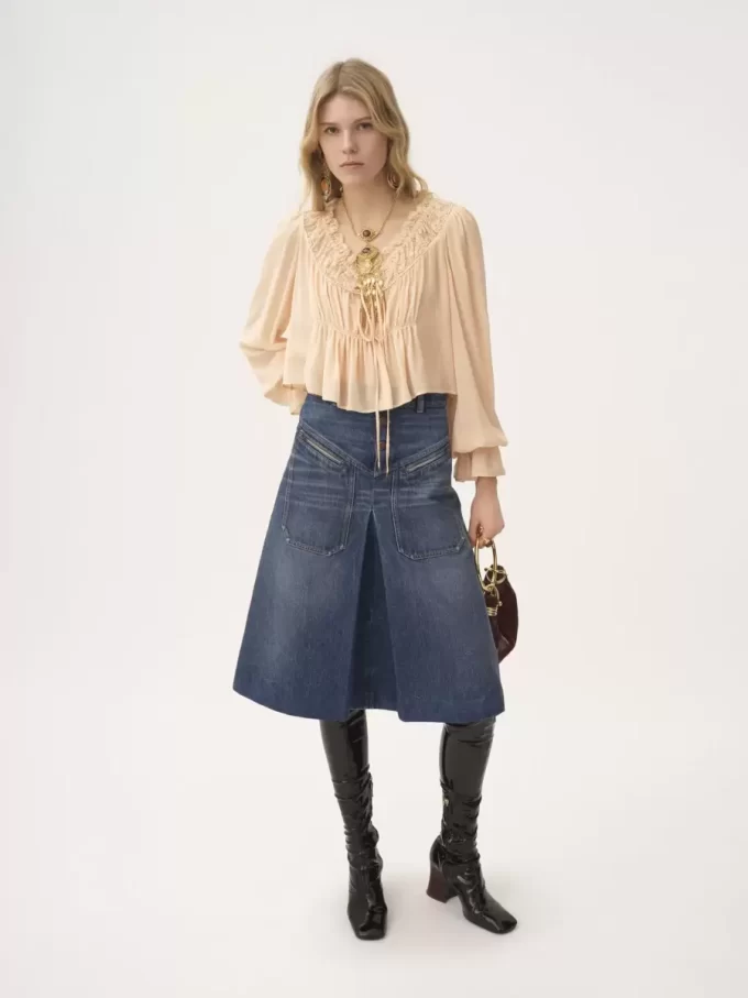 Jupe longueur genou en denim Jupe longueur genou en denim