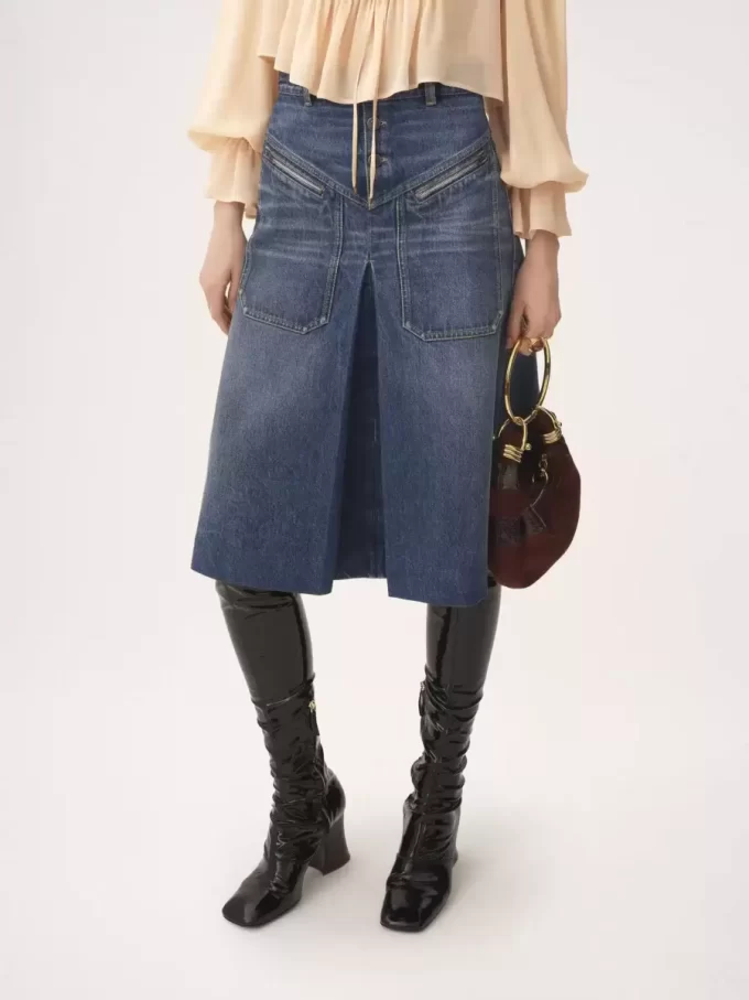 Jupe longueur genou en denim Jupe longueur genou en denim