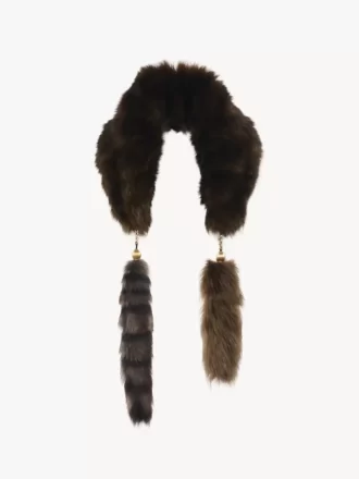 L&rsquo;écharpe Treasure Tails en peau lainée