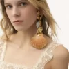 La boucle d’oreille mono Shells de Chloé La boucle d’oreille mono Shells de Chloé