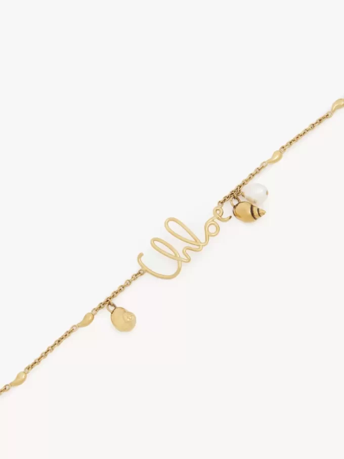 Le collier Coquillages de Chloé Le collier Coquillages de Chloé