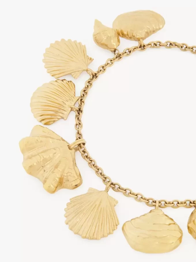 Le collier Coquillages de Chloé Le collier Coquillages de Chloé