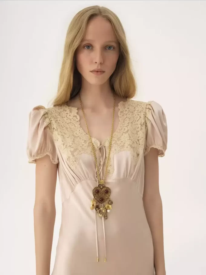 Le collier pendentif Chloé Heartfull Le collier pendentif Chloé Heartfull