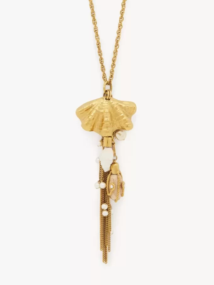 Le collier pendentif Coquillages de Chloé Le collier pendentif Coquillages de Chloé