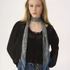 Le foulard bandeau Chloé Paisley en charmeuse de soie