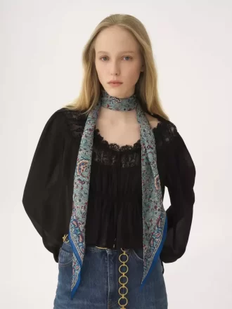 Le foulard bandeau Chloé Paisley en charmeuse de soie