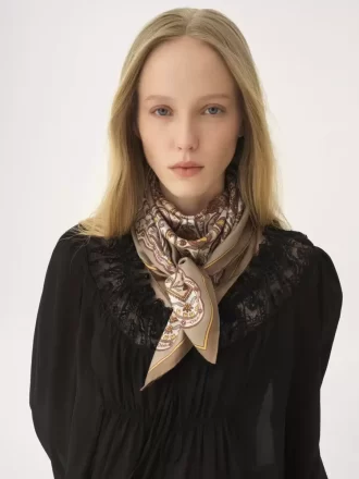 Le foulard carré Chloé Paisley en twill de soie