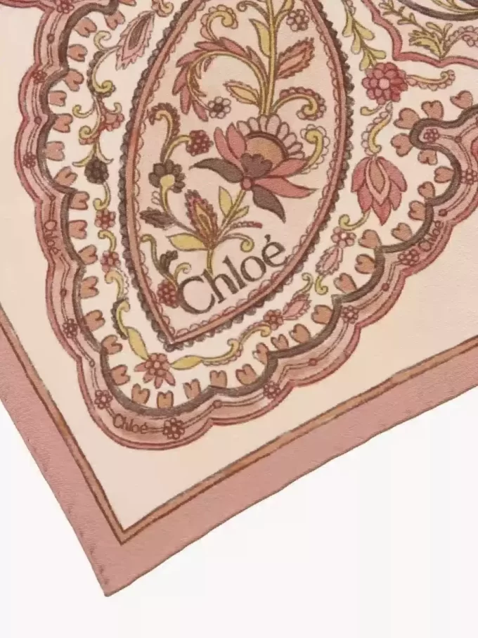 Le foulard carré Chloé Paisley en twill de soie