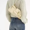 Le sac bandoulière 99 en cuir grainé