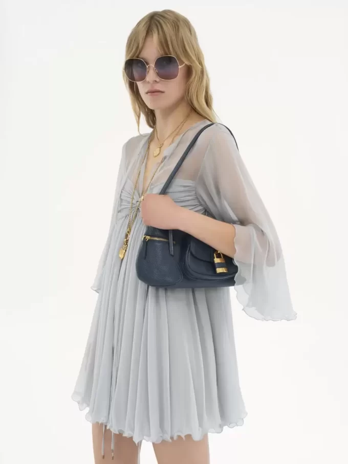 Le sac bandoulière 99 en cuir grainé