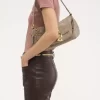 Le sac bandoulière 99 en cuir grainé