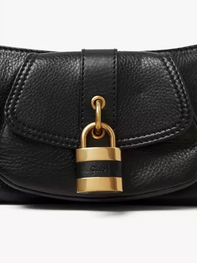 Le sac bandoulière 99 en cuir grainé