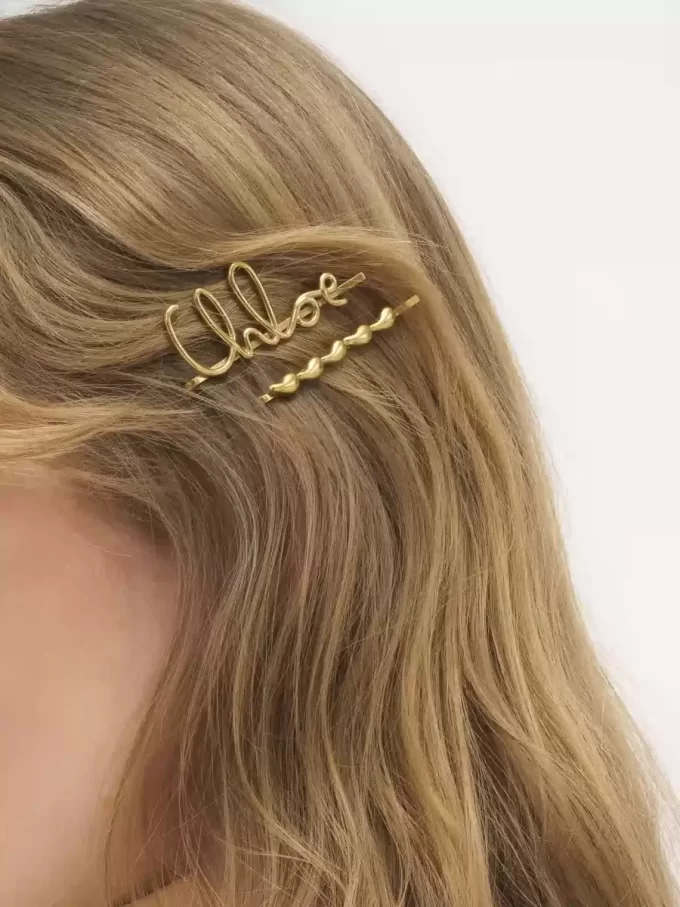 Les barrettes à cheveux iconiques de Chloé
