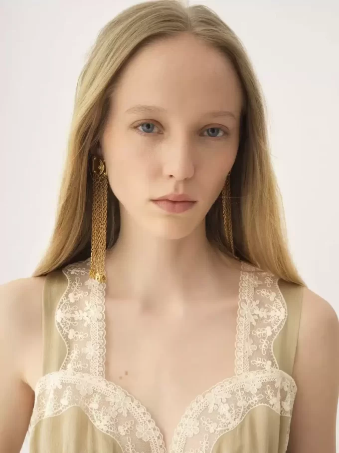 Les boucles d&rsquo;oreilles Amulette de Chloé