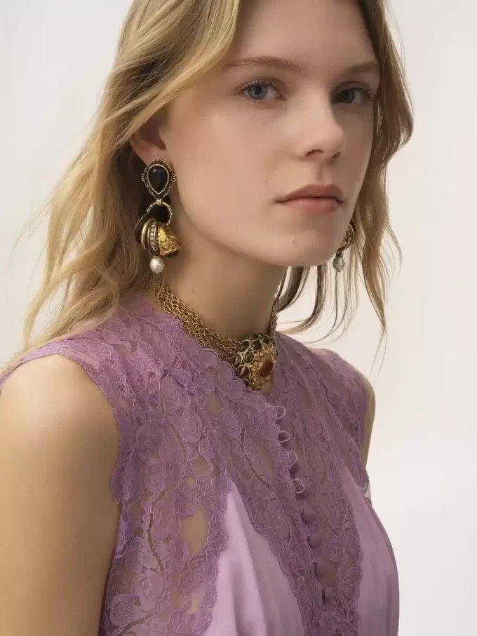 Les boucles d&rsquo;oreilles Chloé Antique Pearls
