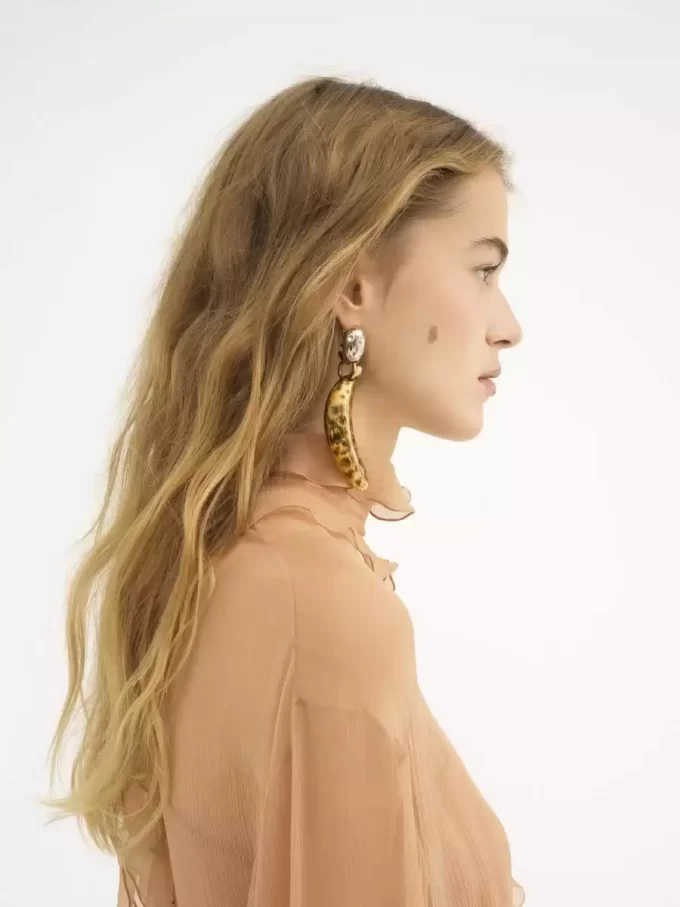 Les boucles d&rsquo;oreilles Chloé Bananas