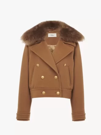 Manteau court à double boutonnage en laine douce