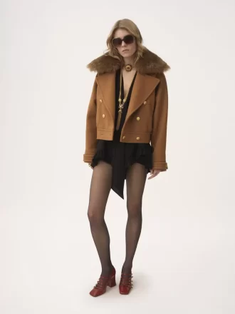 Manteau court à double boutonnage en laine douce