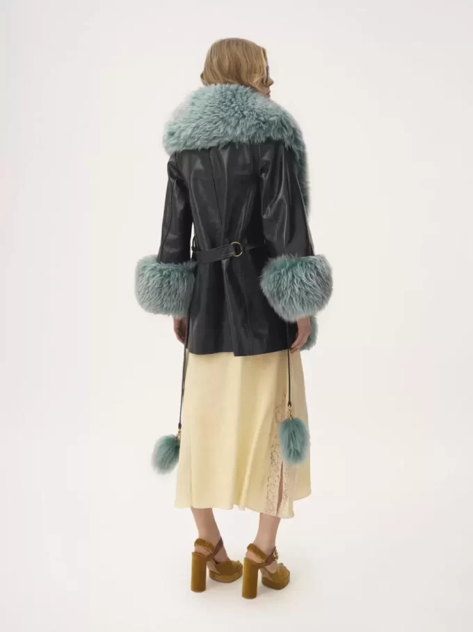 Manteau court en cuir