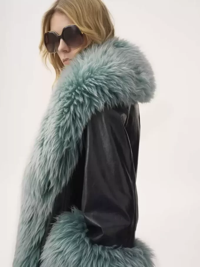 Manteau court en cuir