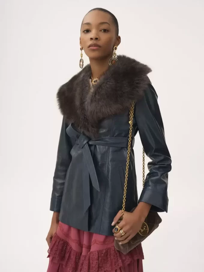 Manteau court en cuir
