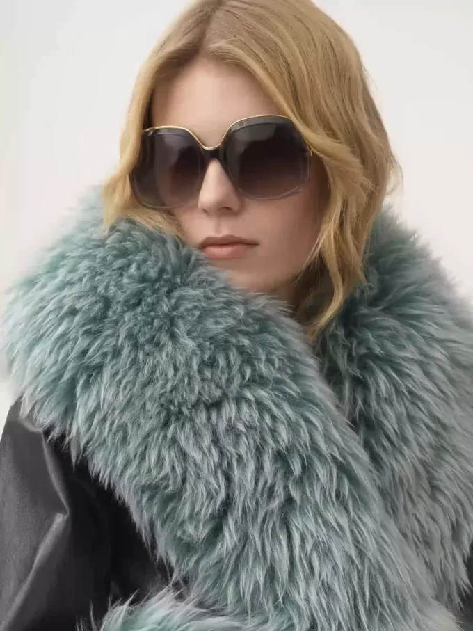 Manteau court en cuir