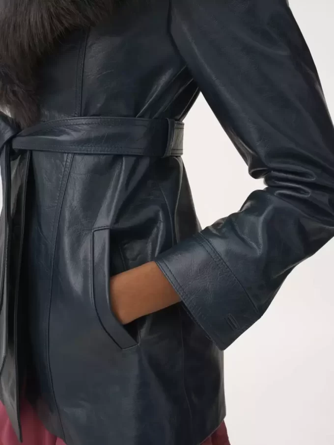 Manteau court en cuir