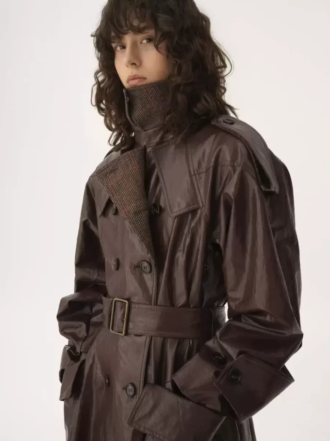 Manteau d’équitation long à double boutonnage en lin enduit Manteau d’équitation long à double boutonnage en lin enduit