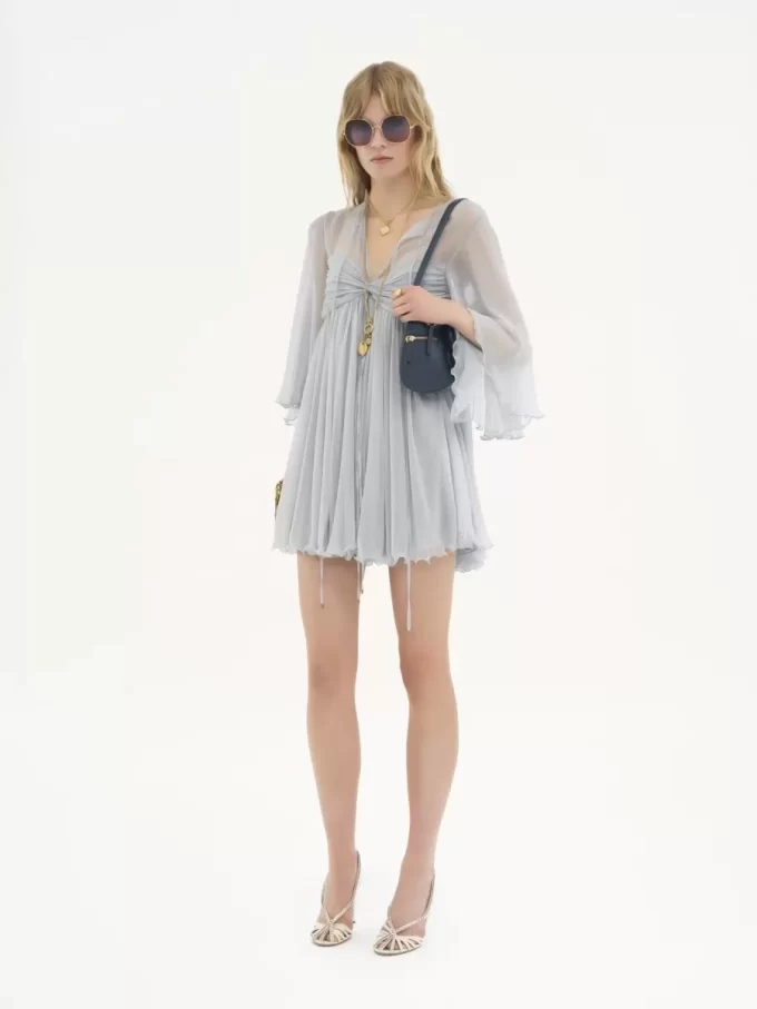 Mini robe plissée en mousseline de soie Mini robe plissée en mousseline de soie