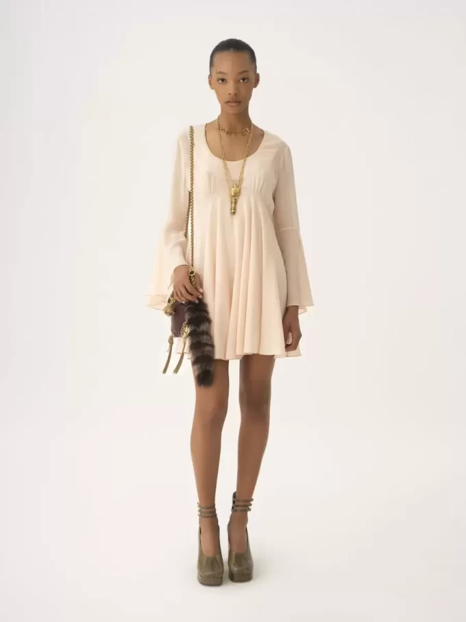 Mini-robe évasée en georgette de soie