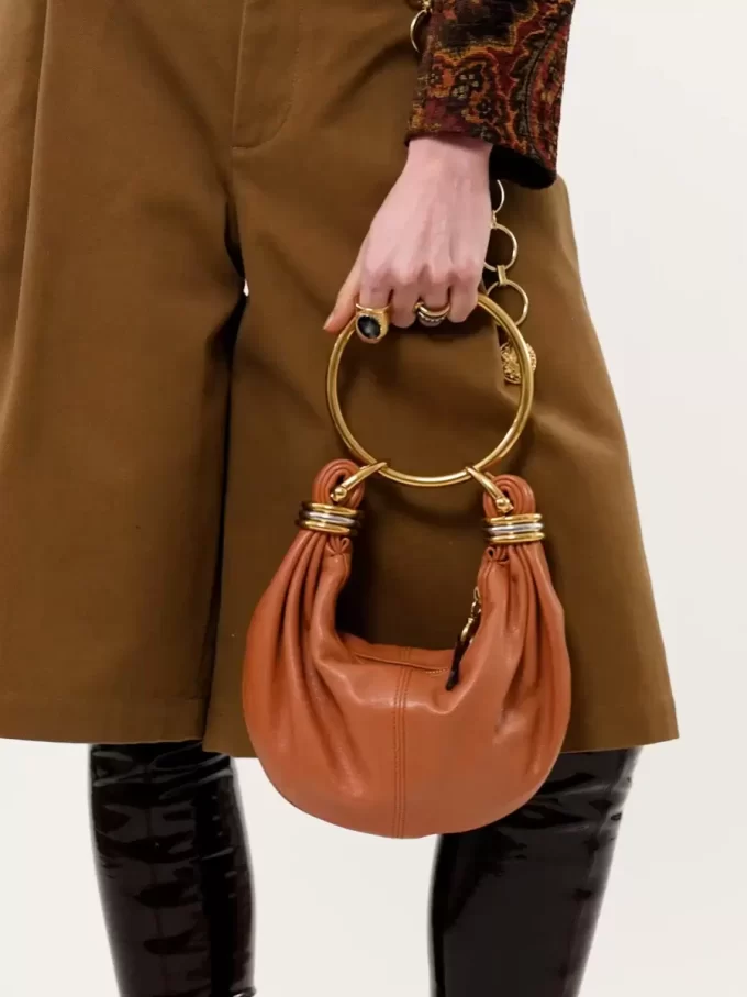 Mini sac Hobo Bracelet en cuir grainé