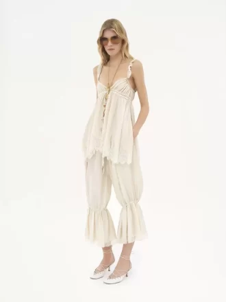 Pantalon court fluide en pongé de soie lavée et dentelle