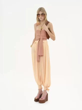 Pantalon fluide plissé en charmeuse de soie