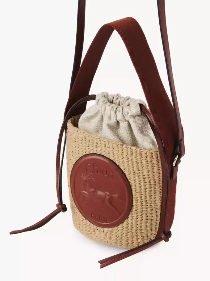 Petit panier à médailles pour chevaux en fibres naturelles Petit panier à médailles pour chevaux en fibres naturelles