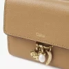 Petit portefeuille à trois volets Chloé Charms en cuir grainé