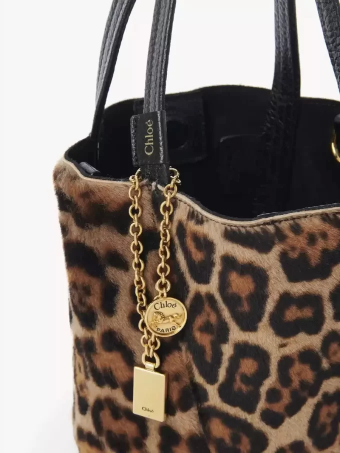 Petit sac cabas Chloé Spin en peau lainée à imprimé léopard