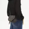 Petit sac de selle Marcie en cuir brillant Petit sac de selle Marcie en cuir brillant