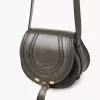 Petit sac de selle Marcie en cuir brillant Petit sac de selle Marcie en cuir brillant