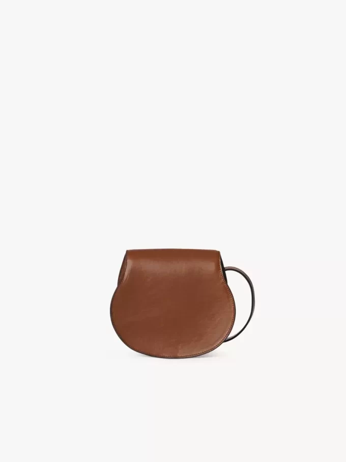 Petit sac de selle Marcie en cuir brillant Petit sac de selle Marcie en cuir brillant
