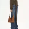 Petit sac hobo Marcie en cuir brillant Petit sac hobo Marcie en cuir brillant