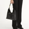 Petit sac hobo Marcie en cuir brillant Petit sac hobo Marcie en cuir brillant