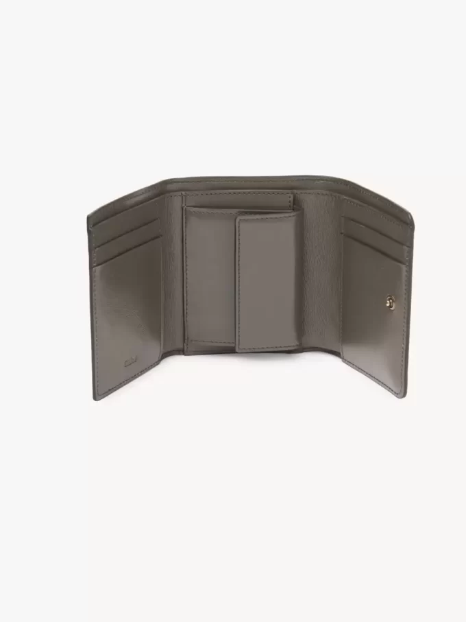 Petit sac à main Chloé Iconic à trois volets avec poche à monnaie en cuir brillant